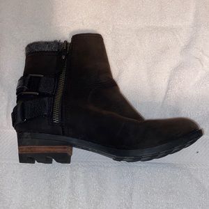 Sorel Lola Boots Women’s Size 7